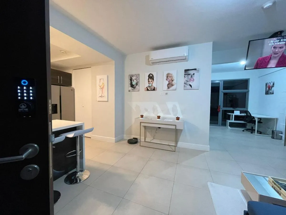 Luxurious Parkhurst 1 Kingston